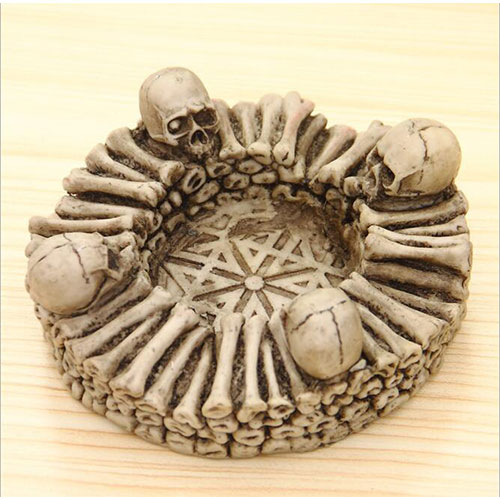 Resin antique scary skulls Cigar Ashtray