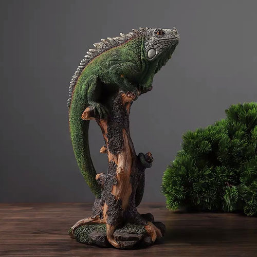 Realistic life like resin lizard figurine statue