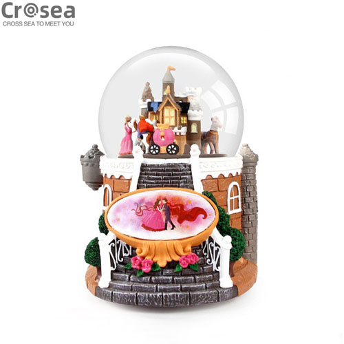 OEM Rotating Music Sweet Wedding Polyresin Snow Globe Gift